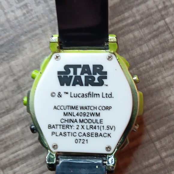 Star Wars Darth Vador Kids watch. - Picture 3 of 5